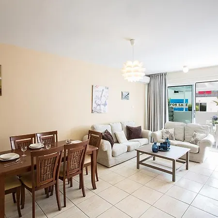 Διαμέρισμα Merab Holidays Castalia 62